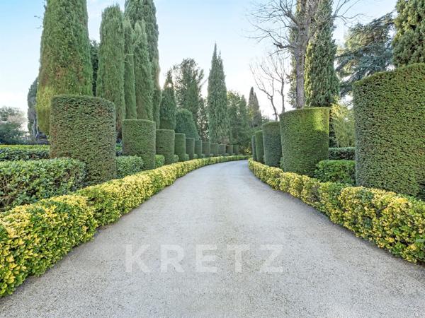 BASTIDE DU XIX EME AVEC JARDIN