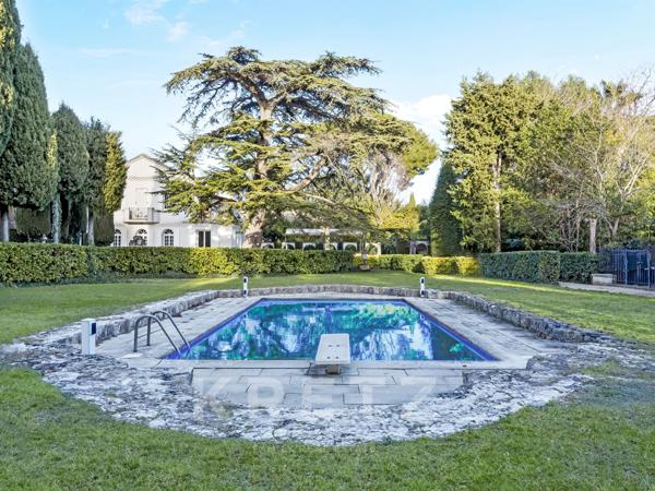 BASTIDE DU XIX EME AVEC JARDIN