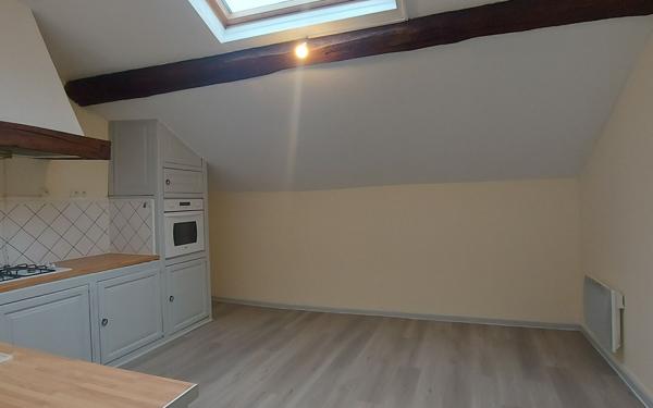 Appartement à louer    3 pièces • 74,22 m2 Montreuil-aux-Lions