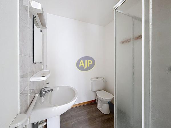 Appartement à louer Rochefort : 1 pièces, 19m² avec 0 chambre(s) à 390€ - AJP Immobilier Rochefort