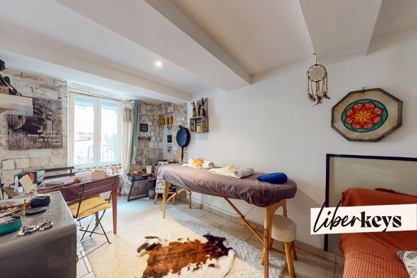 Appartement rénové de 59 m² avec 2 chambres, calme et grande cave à Trans-en-Provence
