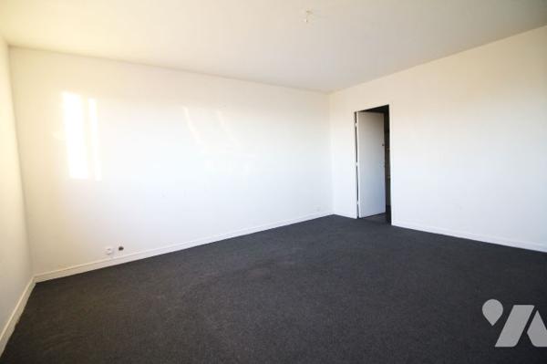 Appartement T2 de 54m2 carrez (à rafraîchir), au sein d'une copropriété agréable (10e, Marseille)