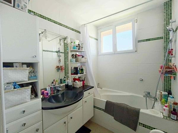Appartement Istres 4 pièce(s) 90 m2 avec Balcon ET CAVE