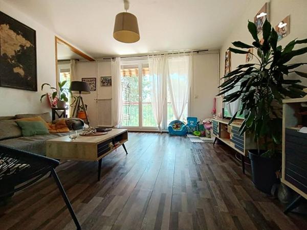 Appartement Istres 4 pièce(s) 90 m2 avec Balcon ET CAVE