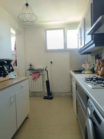 Appartement Istres 4 pièce(s) 90 m2 avec Balcon ET CAVE