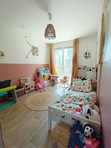 Appartement Istres 4 pièce(s) 90 m2 avec Balcon ET CAVE