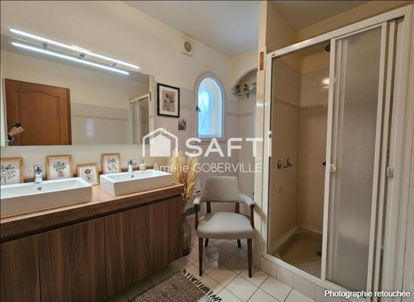 Maison de 157 m² pleine de charme dans un cadre verdoyant et paisible à Léognan - 4 chambres - Grande pièce de vie - Sous sol de plus de  100m²