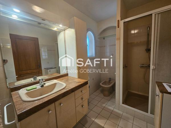 Maison de 157 m² pleine de charme dans un cadre verdoyant et paisible à Léognan - 4 chambres - Grande pièce de vie - Sous sol de plus de  100m²