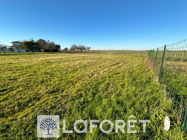 Achat terrain près de GEMOZAC - 1011 m² - 33 000 €