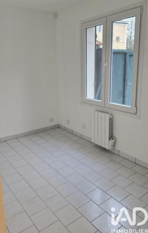 Location appartement 2 pièces 27 m² Fontainebleau