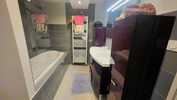 Maison de Caractère 105 m2 habitables avec piscine, terrain clos de 5614m2 Campsegret