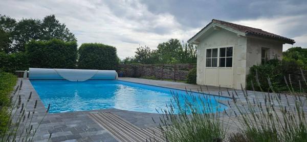 Maison de Caractère 105 m2 habitables avec piscine, terrain clos de 5614m2 Campsegret