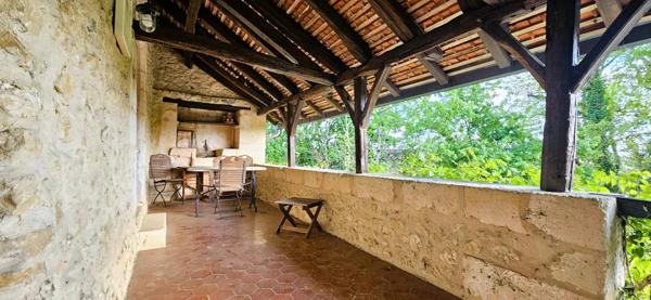 Maison de Caractère 105 m2 habitables avec piscine, terrain clos de 5614m2 Campsegret