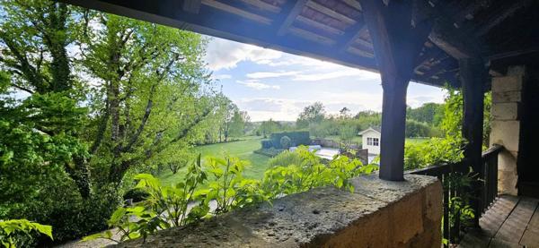 Maison de Caractère 105 m2 habitables avec piscine, terrain clos de 5614m2 Campsegret