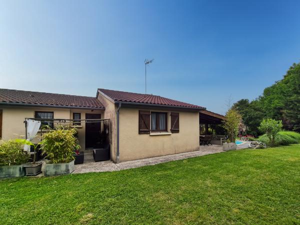 Auch (32000) Maison T6 de 172m2 avec piscine et garage sur terrain de 2,8 hectares - Auch 5 minutes