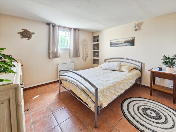 Auch (32000) Maison T6 de 172m2 avec piscine et garage sur terrain de 2,8 hectares - Auch 5 minutes