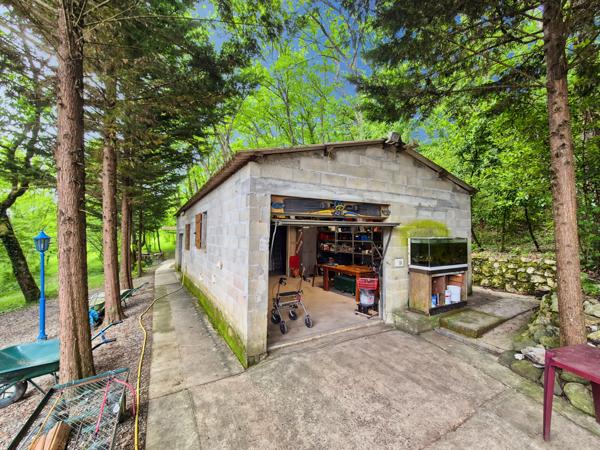 Auch (32000) Maison T6 de 172m2 avec piscine et garage sur terrain de 2,8 hectares - Auch 5 minutes