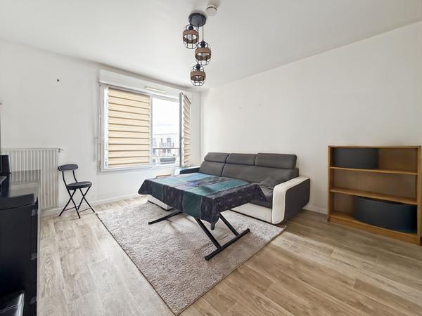 Appartement 2 pièces à louer à Dammarie-les-Lys - Dernier étage avec parking
