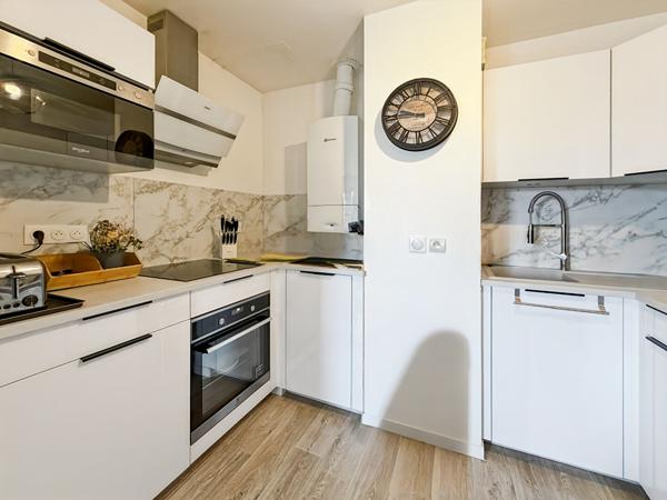 Appartement 2 pièces à louer à Dammarie-les-Lys - Dernier étage avec parking
