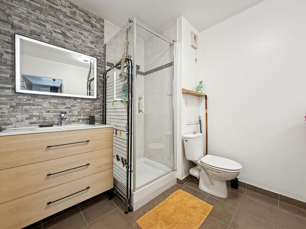 Appartement 2 pièces à louer à Dammarie-les-Lys - Dernier étage avec parking