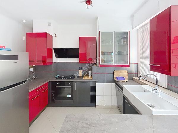 Appartement Toulon de 2 pièce(s de 45.40 m² meublé avec Terrasse vue dégagée Libre