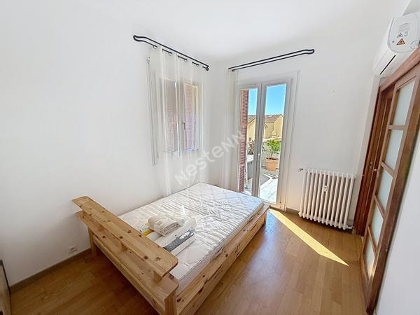 Appartement Toulon de 2 pièce(s de 45.40 m² meublé avec Terrasse vue dégagée Libre