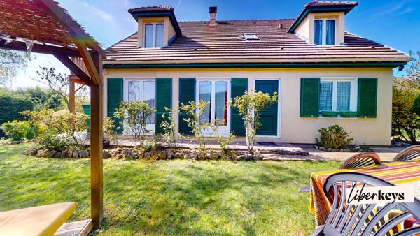 Maison familiale individuelle 8 pièces 149m² et son magnifique jardin bucolique sans vis à vis. 