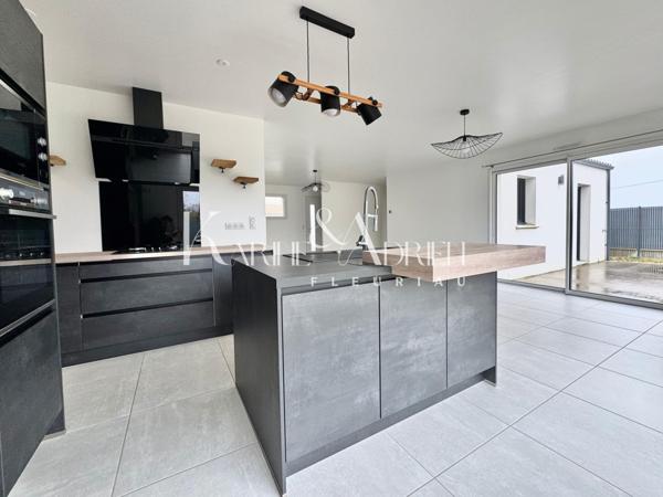 PLAIN-PIED CONTEMPORAIN 3 CHAMBRES AVEC GARAGE ET JARDIN