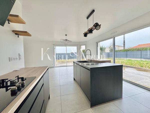 PLAIN-PIED CONTEMPORAIN 3 CHAMBRES AVEC GARAGE ET JARDIN