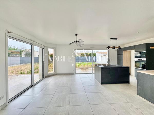 PLAIN-PIED CONTEMPORAIN 3 CHAMBRES AVEC GARAGE ET JARDIN