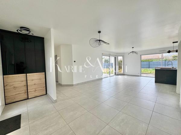 PLAIN-PIED CONTEMPORAIN 3 CHAMBRES AVEC GARAGE ET JARDIN