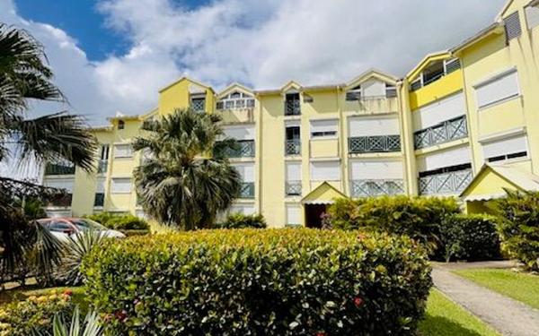 Appartement à louer    3 pièces •  Baie-Mahault