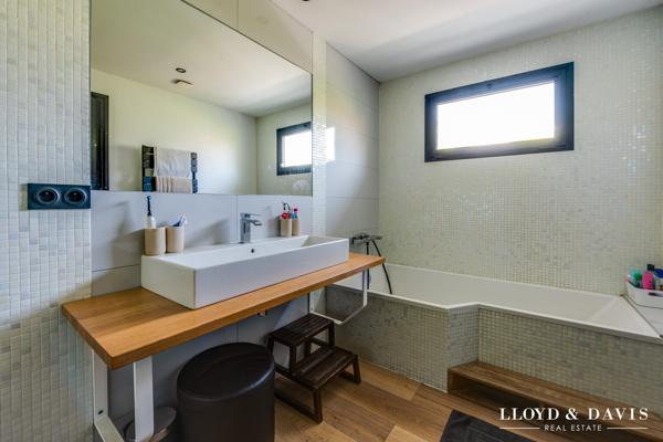 SOUS OFFRE - ANGLET, Superbe maison familiale