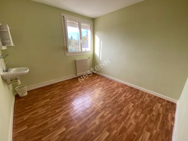 Ensemble immobilier de 320 m² à Loyat (56800)