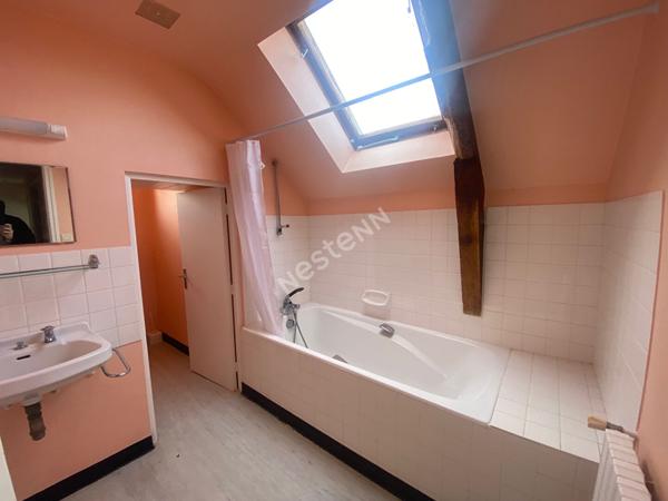 Ensemble immobilier de 320 m² à Loyat (56800)