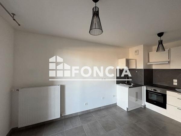 Location Appartement 2 pièces 35.43 m² - 123 TER RUE DE LA LIBERATION Bourgoin Jallieu 38300