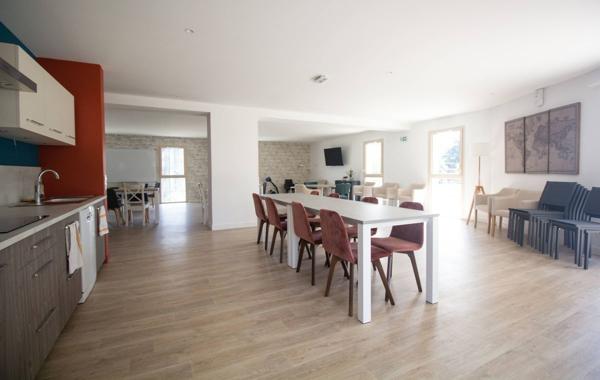 Appartement T3 de 55,65m² meublé, avec terrasse de 10,18 m² et stationnement