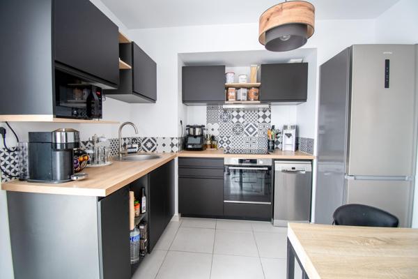 Bel appartement T2 récent de 47m2 avec terrasse et parking