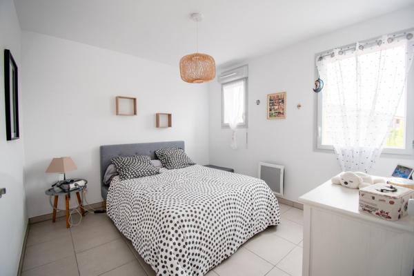 Bel appartement T2 récent de 47m2 avec terrasse et parking