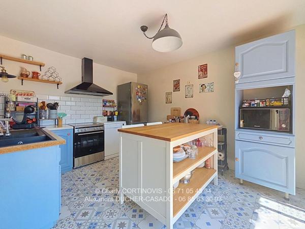 Maison de village Chateau Arnoux Saint Auban 140 m2 avec terrasse, combles et caves