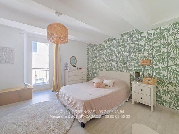 Maison de village Chateau Arnoux Saint Auban 140 m2 avec terrasse, combles et caves