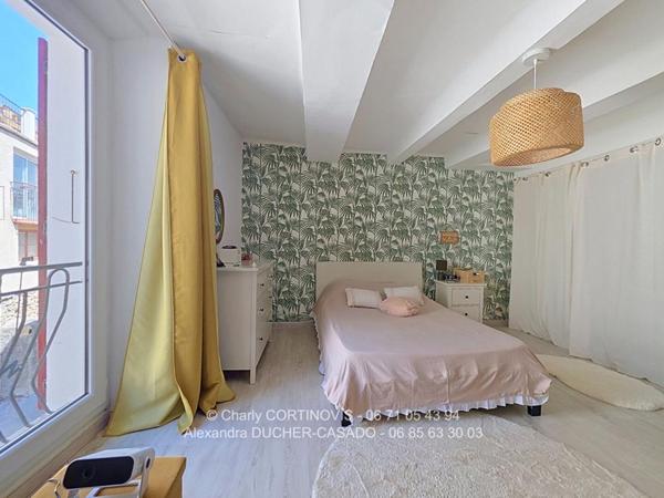 Maison de village Chateau Arnoux Saint Auban 140 m2 avec terrasse, combles et caves