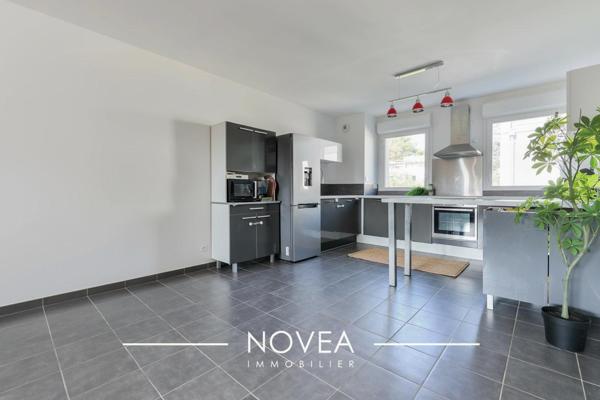 Appartement T3 avec grand espace de vie et loggia