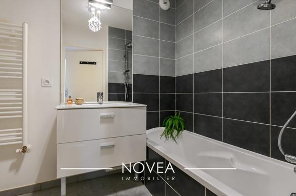 Appartement T3 avec grand espace de vie et loggia