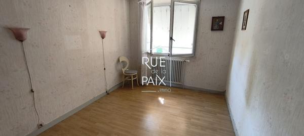 79200 POMPAIRE MAISON AVEC GRANDE DEPENDANCE