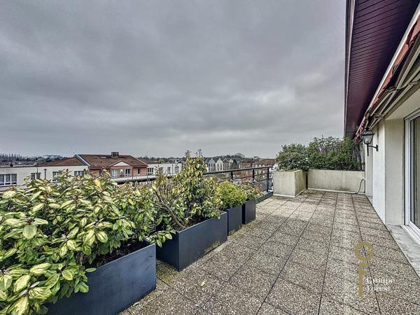 CENTRE BOURG MARCQ EN BAROEUL MAGNIFIQUE APPARTEMENT