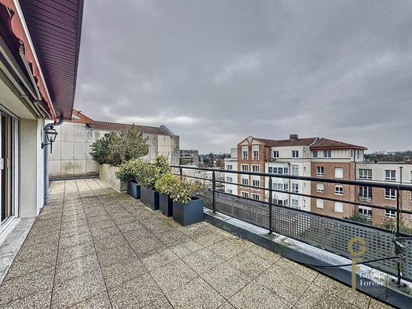 CENTRE BOURG MARCQ EN BAROEUL MAGNIFIQUE APPARTEMENT