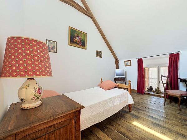 Maison en pierre rénovée, jardin clos et vie de plain-pied à Roz-sur-Couesnon Baie du Mt St Michel