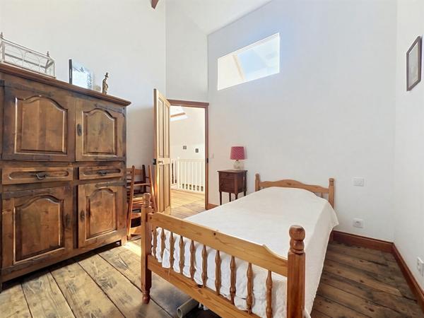 Maison en pierre rénovée, jardin clos et vie de plain-pied à Roz-sur-Couesnon Baie du Mt St Michel