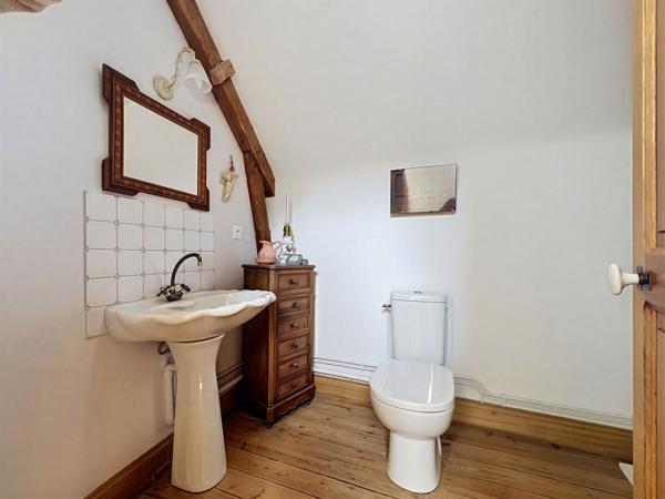 Maison en pierre rénovée, jardin clos et vie de plain-pied à Roz-sur-Couesnon Baie du Mt St Michel